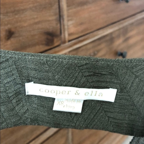 Cooper and Ella Double V tank - Picture 6 of 7